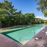 Ochoa 209 Luxury Condo Private Beach Club