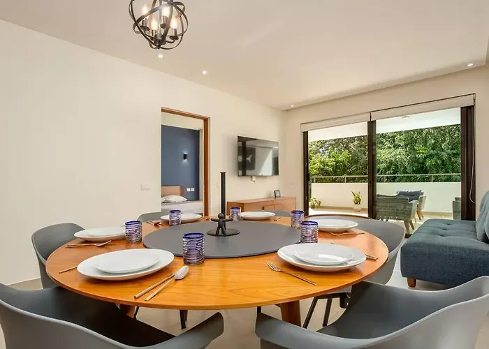 Ochoa 209 Luxury Condo Private Beach Club